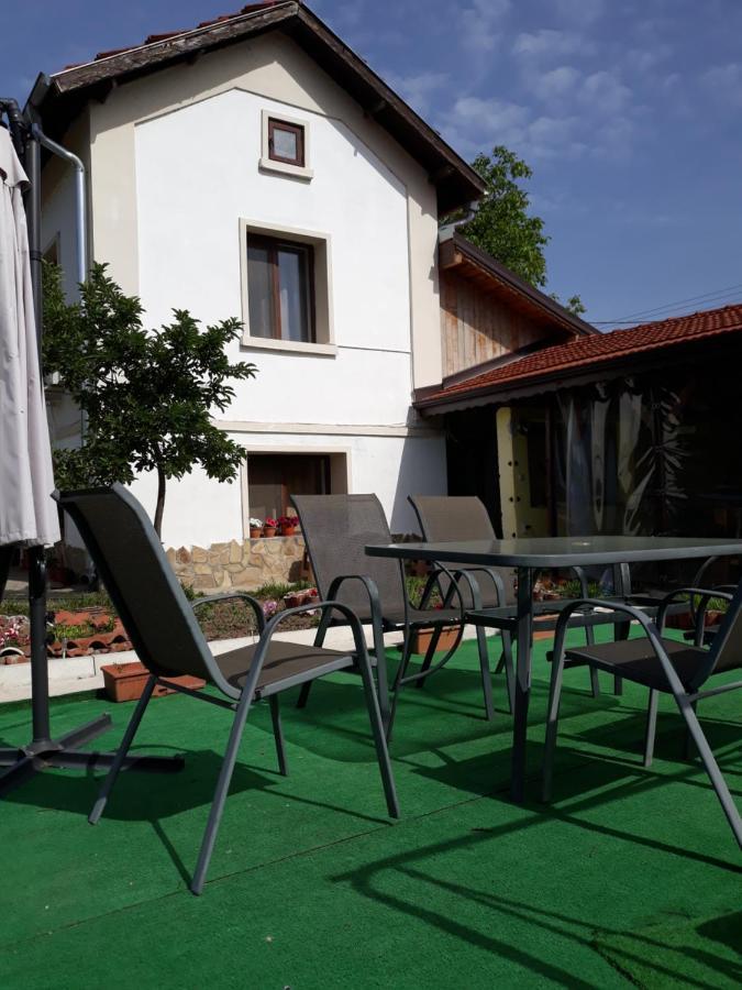 Popovi Koshari Guest House Dolno Panicherevo Exterior foto